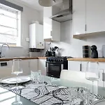 Comfy 1-Bed Flat Near Kensington