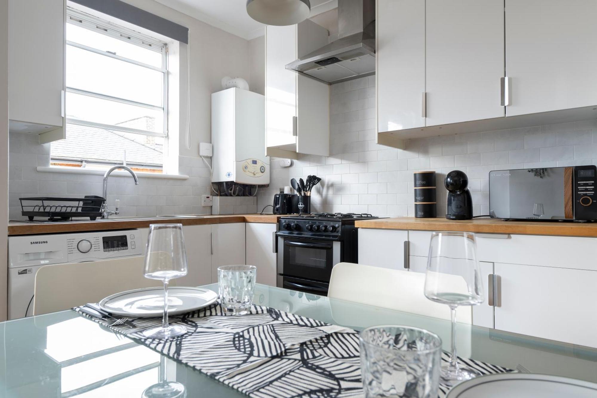 Comfy 1-bed Flat Near Kensington Apartment