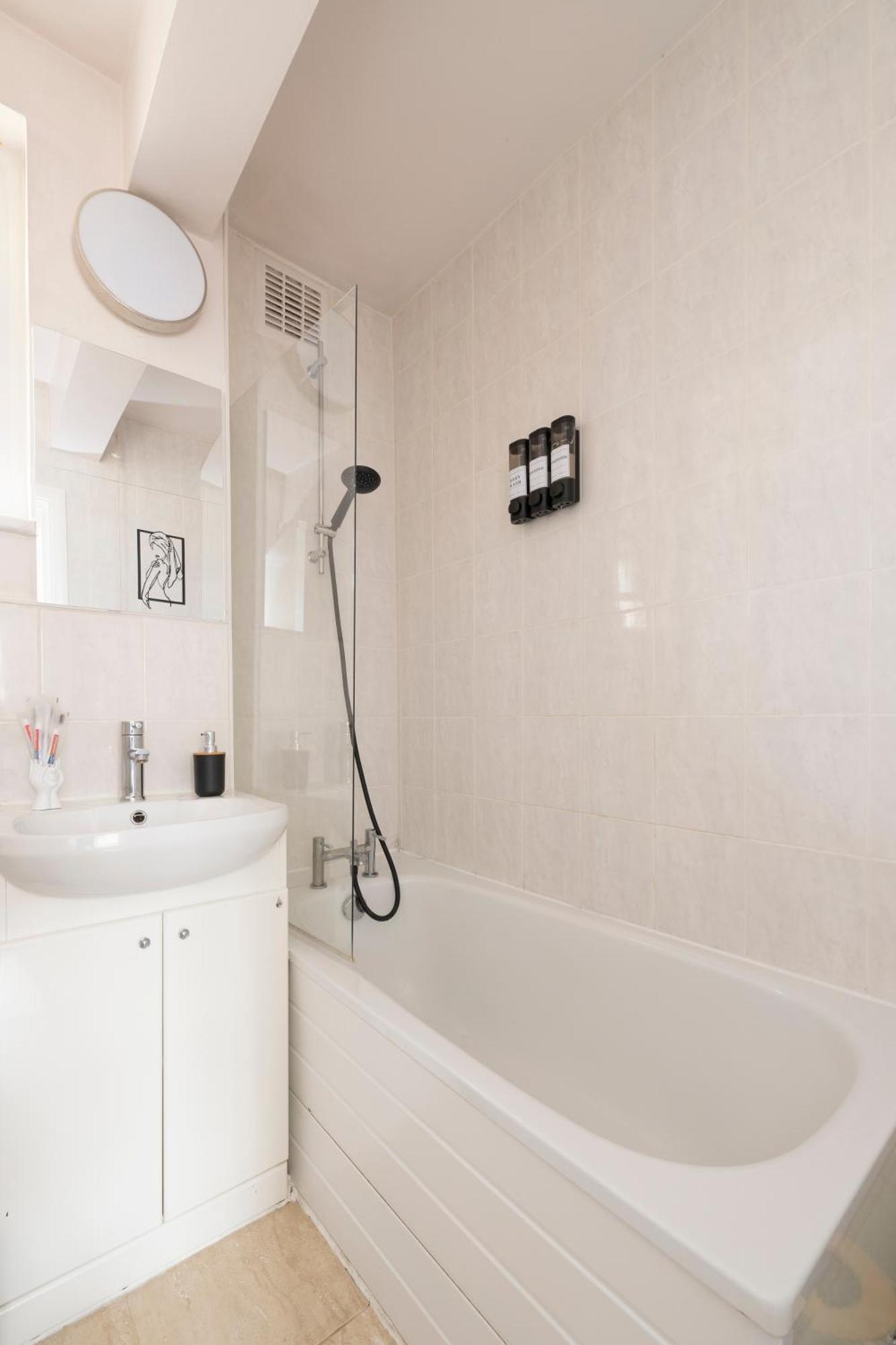 Comfy 1-bed Flat Near Kensington Appartamento Londra